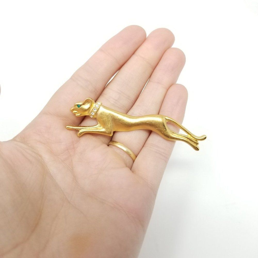 Gold Panther Brooch with Crystal Collar - Elegant Women's Jewelry - Picture 4 of 6